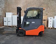 Toyota 8FBMKT25 // Seitenschieber / 3. Ventil / Containerfähig / HH 3.300 mm / FH 1.750 mm / Duplex